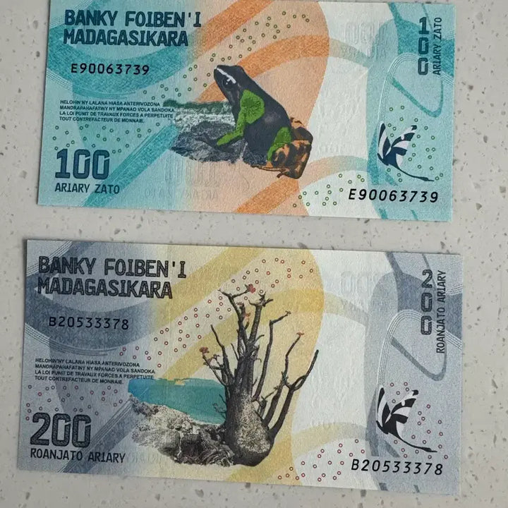 [BUNJANG] Madagascar Uncirculated Banknotes 2-Type Bundle Set / 마다가스카르 미사용 지폐 2종 일괄