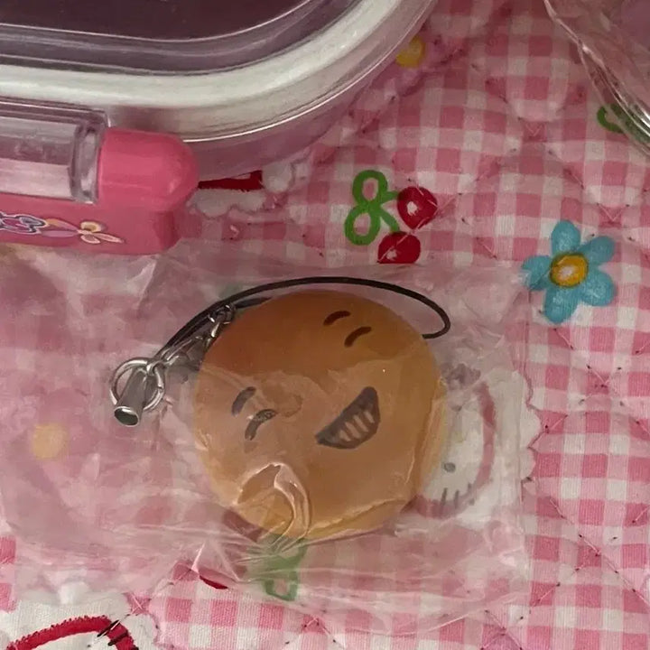 [BUNJANG] Vintage Melon Bread Bakery Strap Keychain / 고전 메론빵 베이커리 스트랩 빈티지 갸루 디저트 스위츠 키링 빵 산엑스