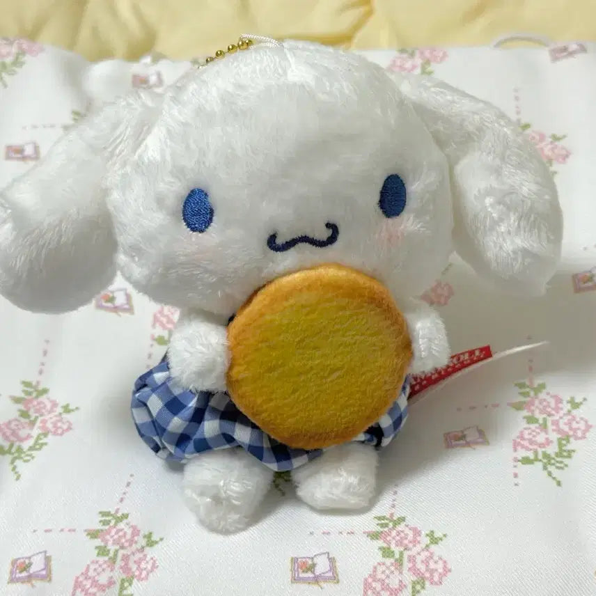 [BUNJANG] Sanrio Cinnamoroll Morinaga Collaboration Biscuit Mascot Plush / 산리오 시나모롤 모리나가 콜라보 비스킷 마스코트 인형