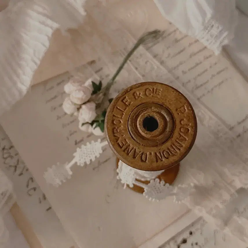[BUNJANG] French Antique Bobbin with Lace and Pearl Pins / 프랑스 엔틱 보빈+레이스
