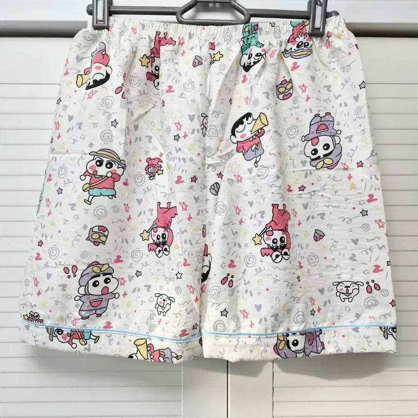 [BUNJANG] Crayon Shin-chan Character Short Sleeve Pajama Set / 짱구 잠옷 여성 캐릭터 반팔 반바지 여름 파자마 투피스 홈웨어 세트