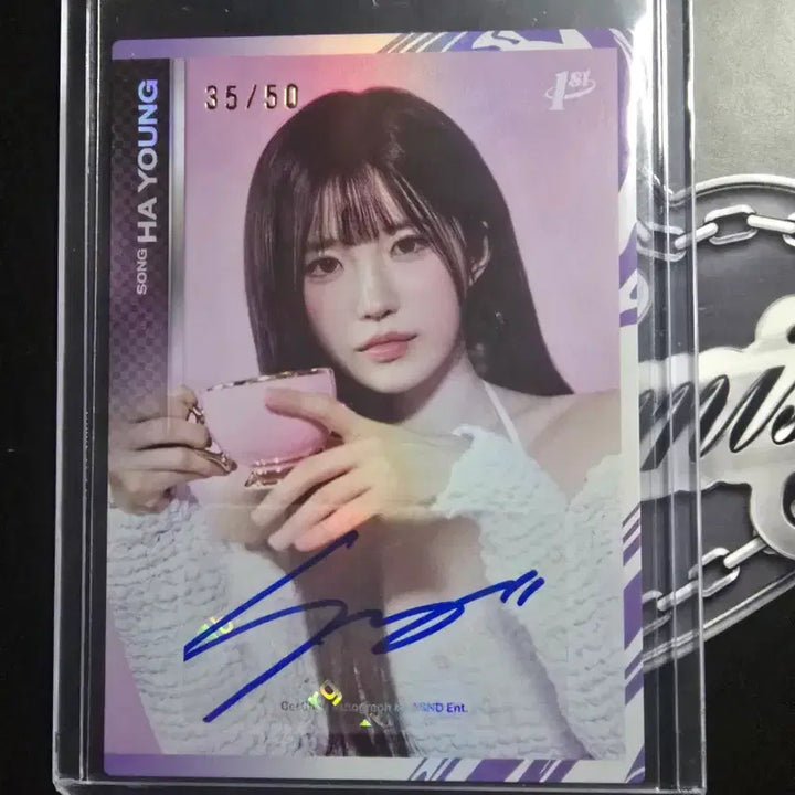 [BUNJANG] Fromis_9 Song Hayoung 50 Limited Edition Autograph Card / 테레카 프로미스나인 송하영 50한정 친필싸인카드(오토카드)