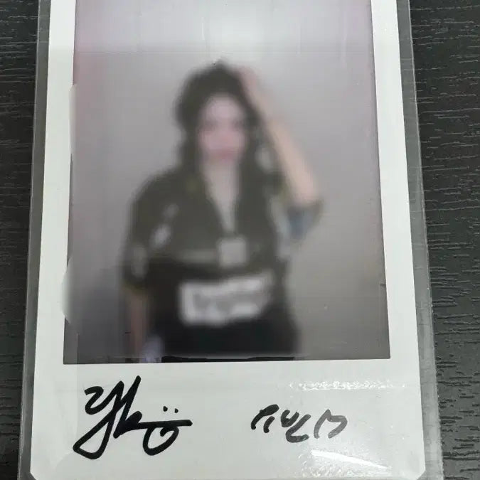 [BUNJANG] tripleS Yubin Over The Peach Signed Polaroid / 트리플에스 유빈 오버더피치 싸인폴라 팝니다