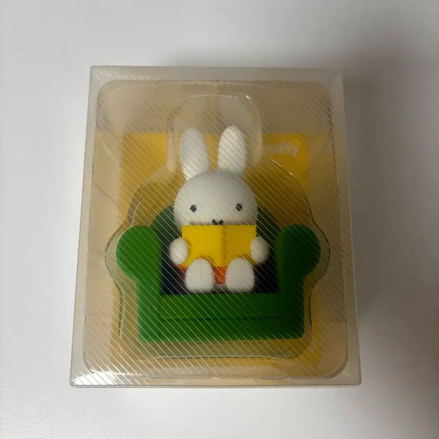 [BUNJANG] Miffy Figure Paperweight (Green) / 미피 피규어 문진 (그린)