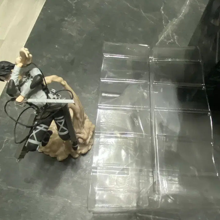 [BUNJANG] Attack on Titan Levi B Prize Ichiban Kuji Figure (Full Box) / 진격거 리바이 B상 제일복권 피규어 풀박 맨마지막 사진?증정