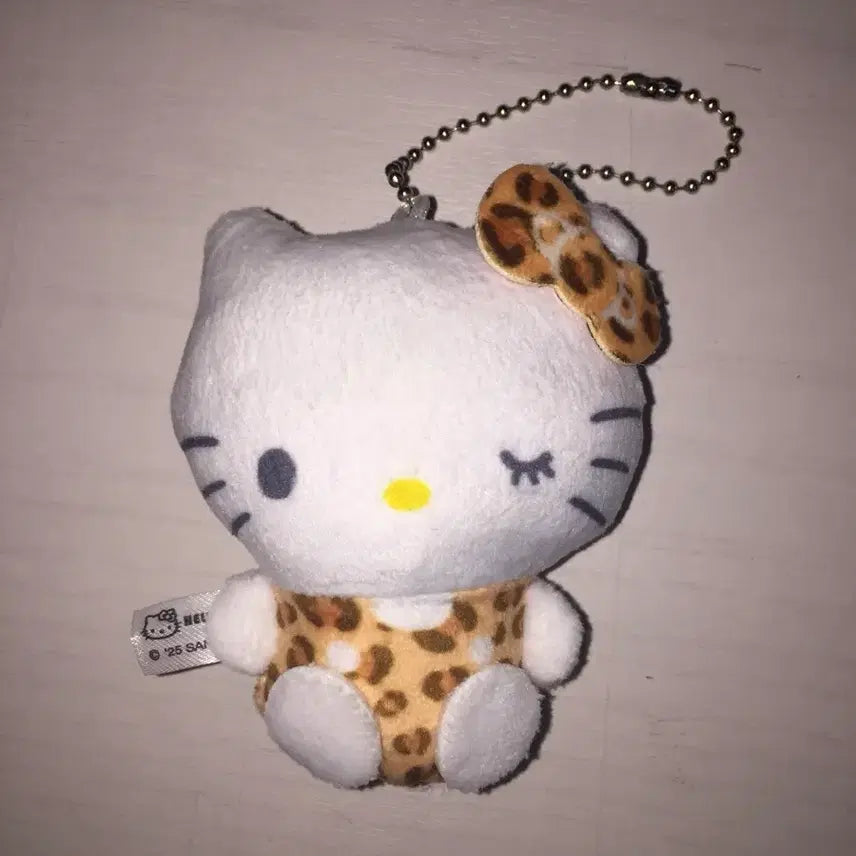 [BUNJANG] Sanrio Hello Kitty Doll Keychain Leopard Gyaru / 산리오 헬로키티 인형 키링 가챠 호피 갸루