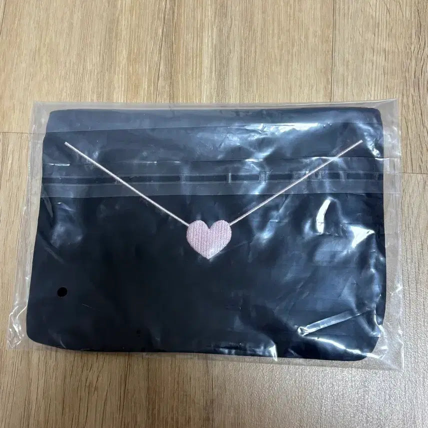 [BUNJANG] PLAVE Pouch Black / 플레이브 파우치 블랙