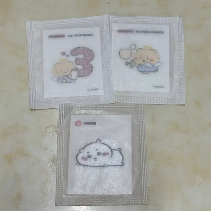 [BUNJANG] Mangomg &amp; Chiikawa Ttibu Seal Sticker Set / 망곰, 치이카와 띠부씰