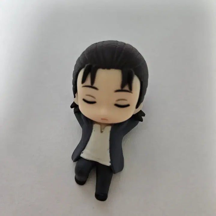 [BUNJANG] Attack on Titan Eren Nemurasete Figure / 진격의 거인 에렌 네무라세타이 가챠 피규어