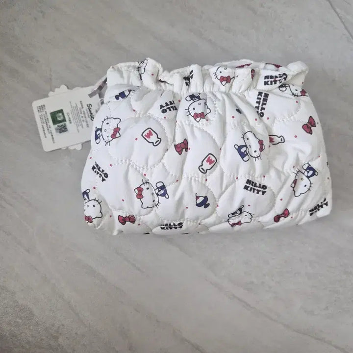 [BUNJANG] Sanrio Hello Kitty Quilted Pouch / 산리오 헬로키티 퀼팅 파우치(정품/새상품)