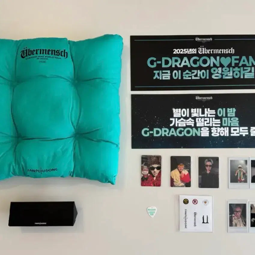 [BUNJANG] G-Dragon GD Weverse Merch Bundle Set - Cushion, Slogan, Sticker, Sunglasses / 일괄)지드래곤 지디 GD 위버멘쉬md 포카 방석 슬로건 스티커 선글라스