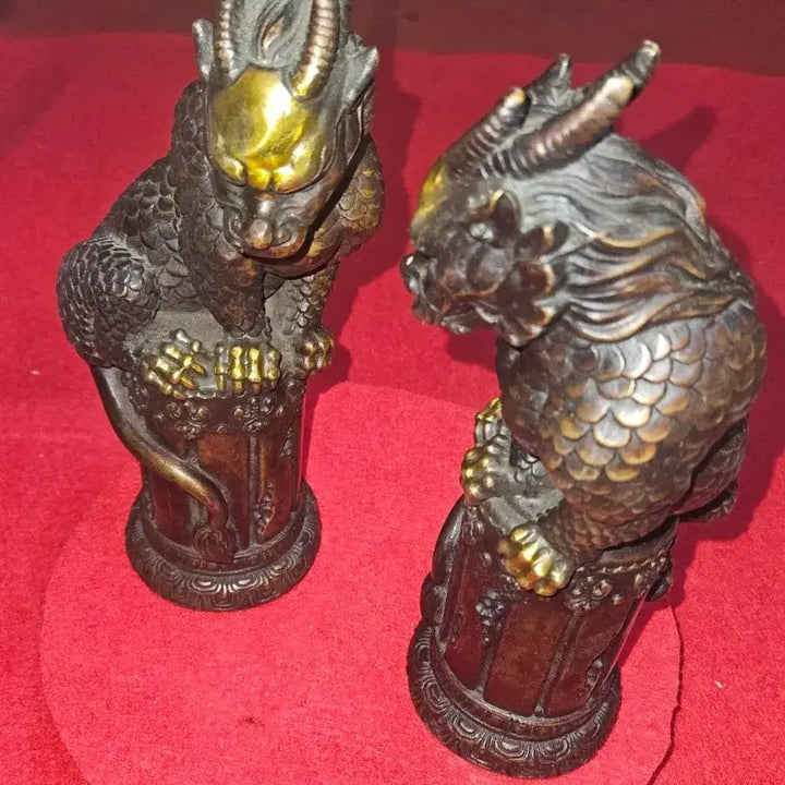 [BUNJANG] Antique Qianlong Mark Gilt Bronze Haetae Pillar Statues (Pair) / [골동품/앤틱] 건륭년제 관지 황동 금채 해태 기둥 조각상 한 쌍 (2.