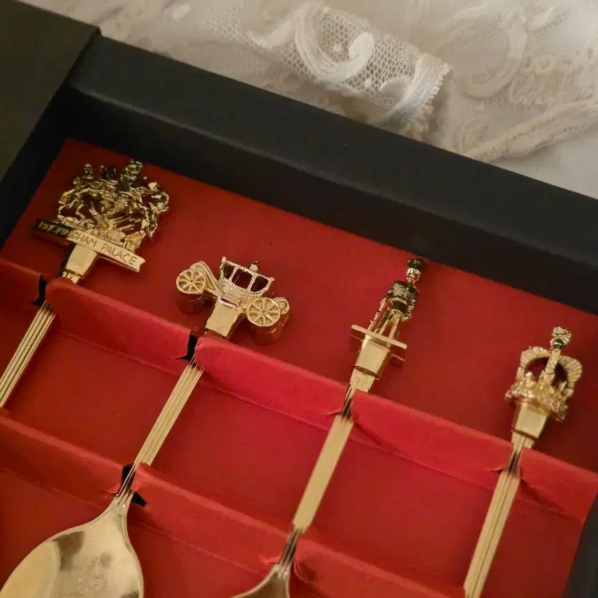 [BUNJANG] Buckingham Palace Commemorative Teaspoon Set (4 Pieces) / 버킹엄 궁전 기념 티스푼 4P 세트