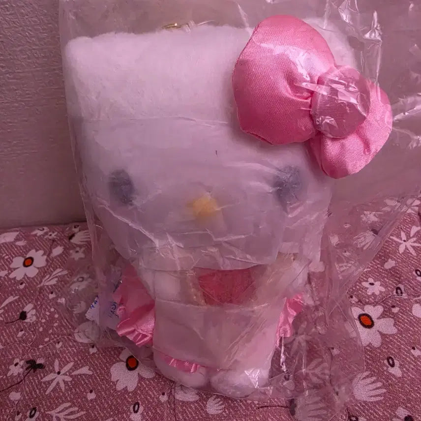 [BUNJANG] Hello Kitty Heart Key Charm Mascot Plush / 키티 헬로키티 하트열쇠 하트참 하트키 백참 백챰 마스코트 인형 산리오