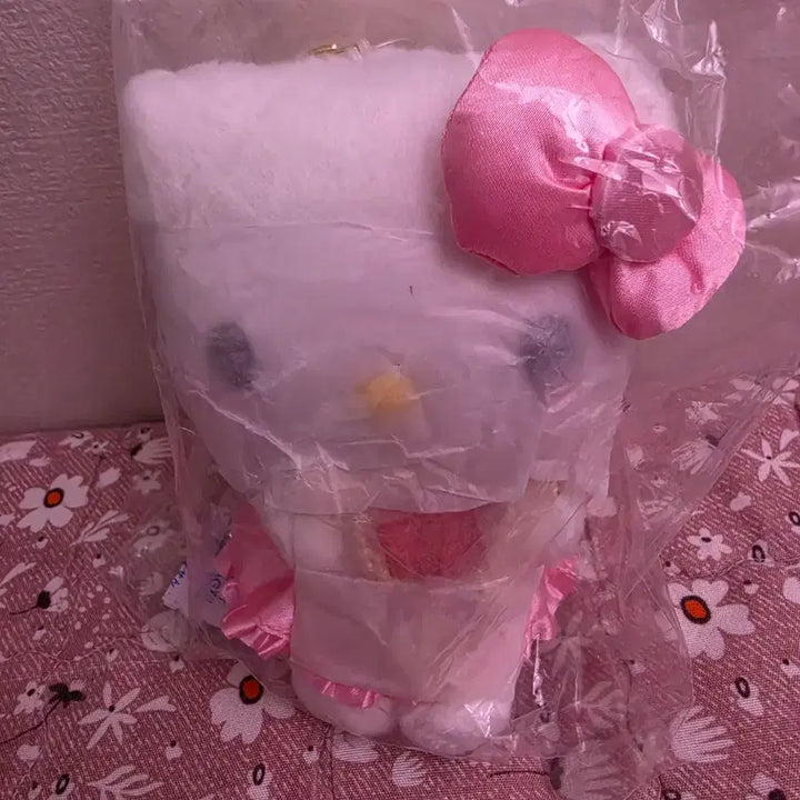 [BUNJANG] Hello Kitty Heart Key Charm Mascot Plush / 키티 헬로키티 하트열쇠 하트참 하트키 백참 백챰 마스코트 인형 산리오