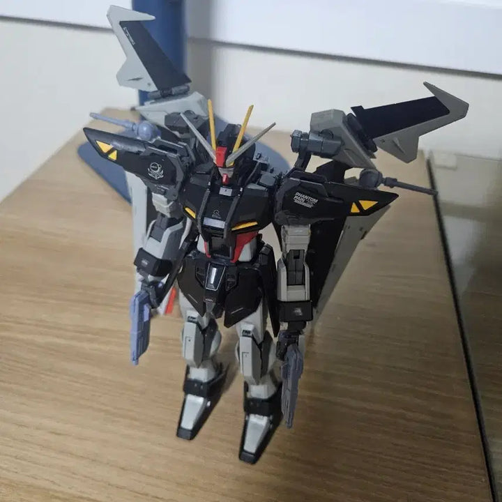 [BUNJANG] MG Strike Noir Gundam Model Kit - Assembled / [MG] 스트라이크 느와르 건담 프라모델 조립품