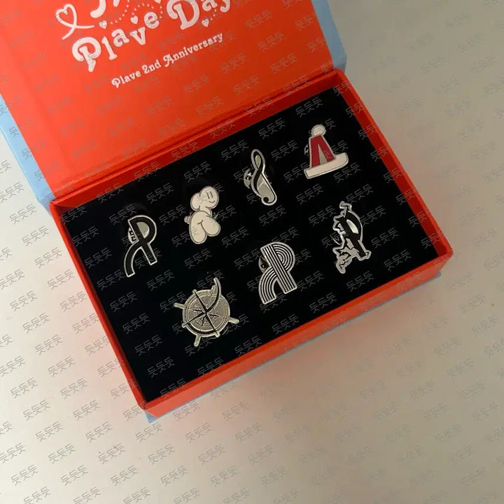 [BUNJANG] Plave 2nd Anniversary Badge / 플레이브 2주년 뱃지