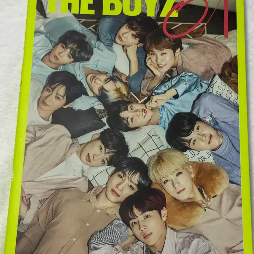 [BUNJANG] The Boyz OIOI Photobook / 더보이즈 OIOI 포토북 화보집 양도