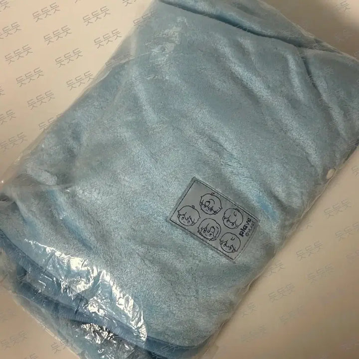 [BUNJANG] PLAVE Concert Sealed Blanket / 플레이브 콘서트 미개봉 담요 판매