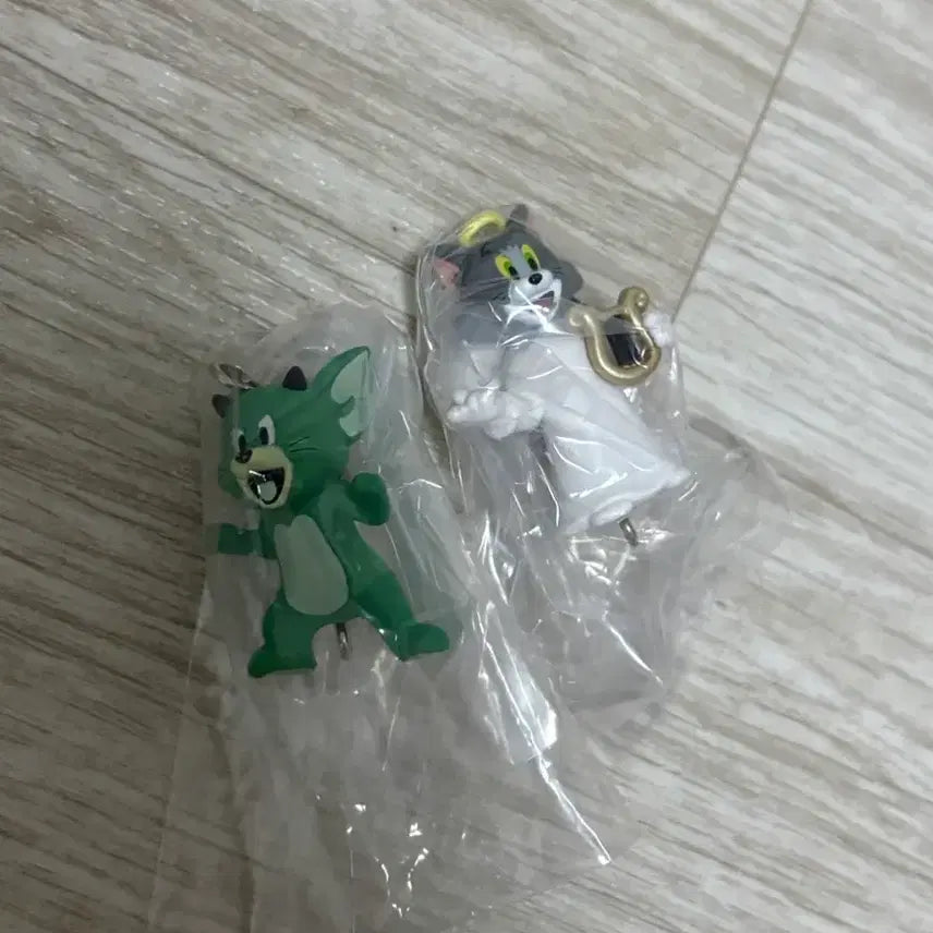 [BUNJANG] Tom and Jerry Angel Devil Dangling Gacha Set / 톰과 제리 천사악마 대롱가챠 일괄