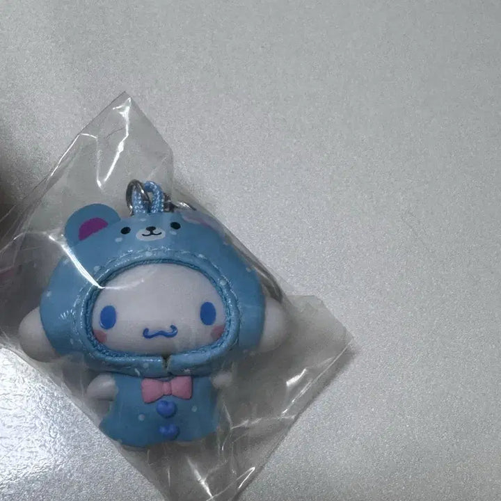 [BUNJANG] Sanrio Chibitomo Rainy Series Cinnamoroll Charm / 산리오 치비토모 우비시리즈 시나모롤 키링