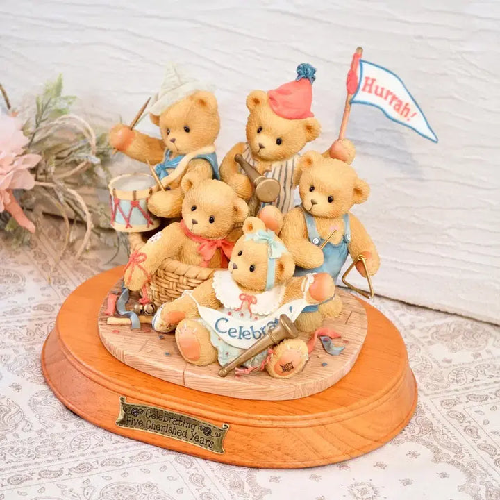 [BUNJANG] Cherished Teddies 5th Anniversary Figurine with Wood Base / 체리쉬드 테디즈 5주년 피겨린 우드베이스 소품 장식 인테리어 곰돌이 수집