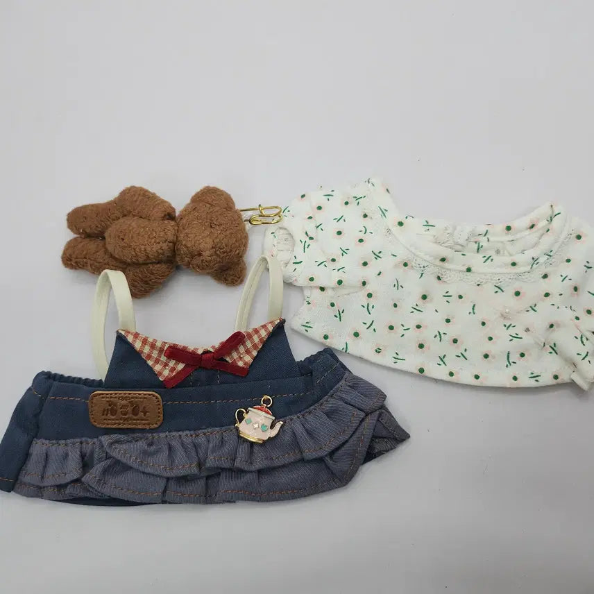 [BUNJANG] 20cm Un-branded Plushie Clothing: &