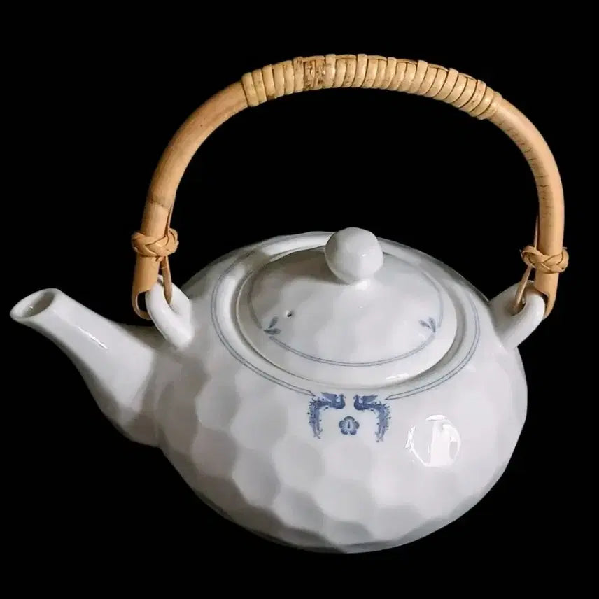 [BUNJANG] Cheong Wa Dae Double Pierced White Porcelain Phoenix Tea Set / 청와대 이중 투각 백자 봉황문 다기 셋트