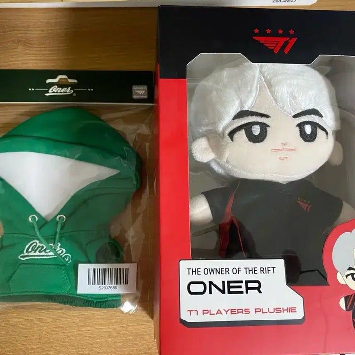 [BUNJANG] T1 Oner 20cm Doll &amp; Hoodie Bundle Set (Photocard Included) / 2024 티원 오너 20cm 인형(포카O) 및 후드