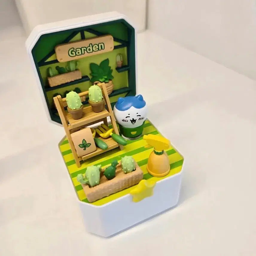 [BUNJANG] Honey Pot Friends (Monjyakui) Compact Shop Hachiware Flower Shop Garden Diorama Figure (Sealed) / (미개봉) 먼작귀 콤팩트샵 하치와레 꽃가게 가든 디오라마 피규어