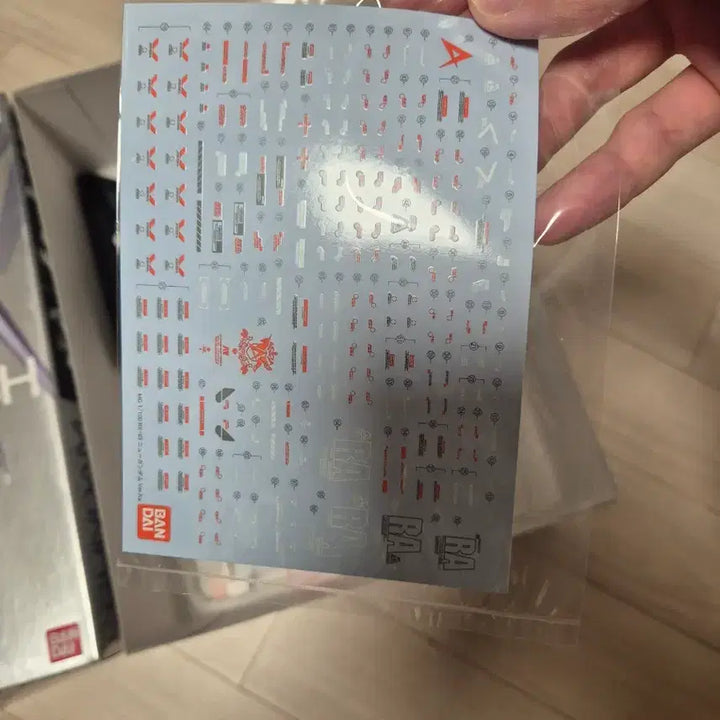 [BUNJANG] Bandai MG RX-93 Nu Gundam Ver.Ka Titanium Finish Model Kit / 반다이 mg 뉴건담 Ver.Ka 티타늄 피니시