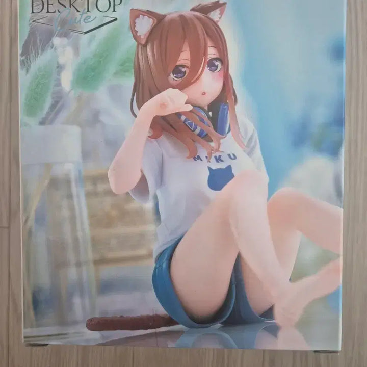 [BUNJANG] Desktop Cute Miku Figure with Cat Ears and Headphones / DESKTOP Cute 미쿠 피규어 택포