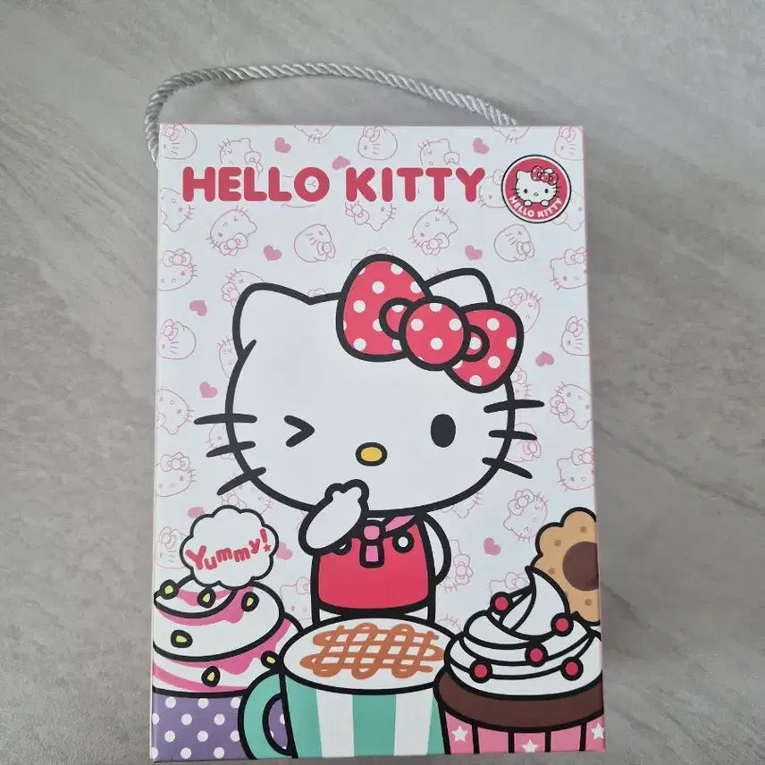 [BUNJANG] Sanrio Hello Kitty Beach Towel / 산리오 헬로키티 비치타올 비치타월 수건(정품/새상품)