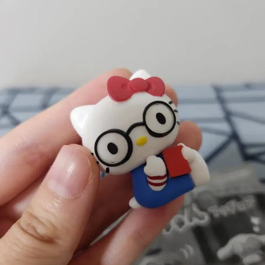 [BUNJANG] Sanrio Cozy Glasses Gacha Figure - Hello Kitty / 산리오) 포근포근 안경 가챠 피규어-헬로키티