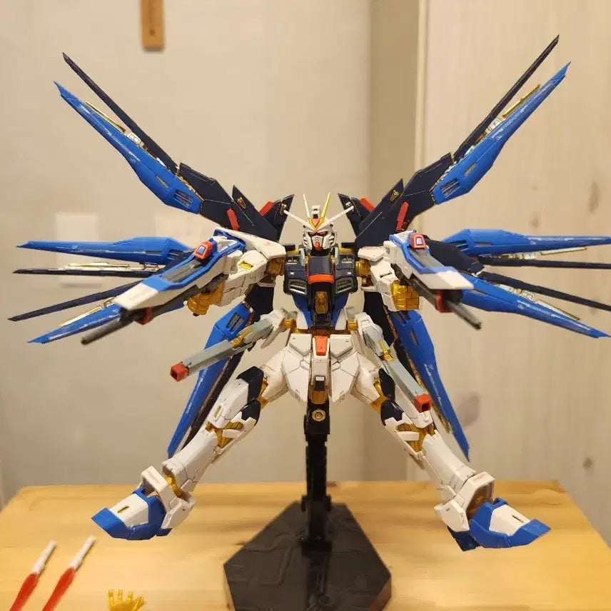[BUNJANG] RG Strike Freedom Gundam (Pre-Assembled) with Stand / [RG][가조립] 스트라이크 프리덤 + 스탠드