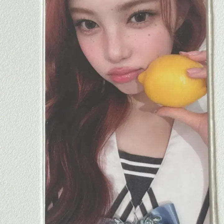[BUNJANG] Hats to Hearts Ian Lemon Tang Pop-up T-Shirt / 하츠투하츠 레몬탱 팝업 이안 티셔츠 옷 의류 포카 양도 판매