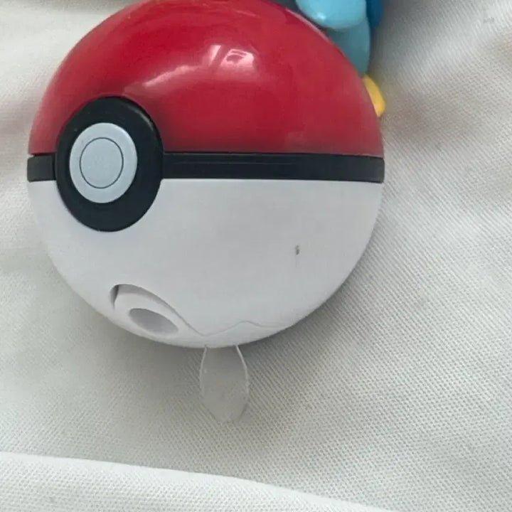[BUNJANG] Pokemon Squirtle Monster Ball Light-Up Keychain New / 포켓몬스터 꼬부기 몬스터볼 라이트(불 들어오는) 키링 새상품