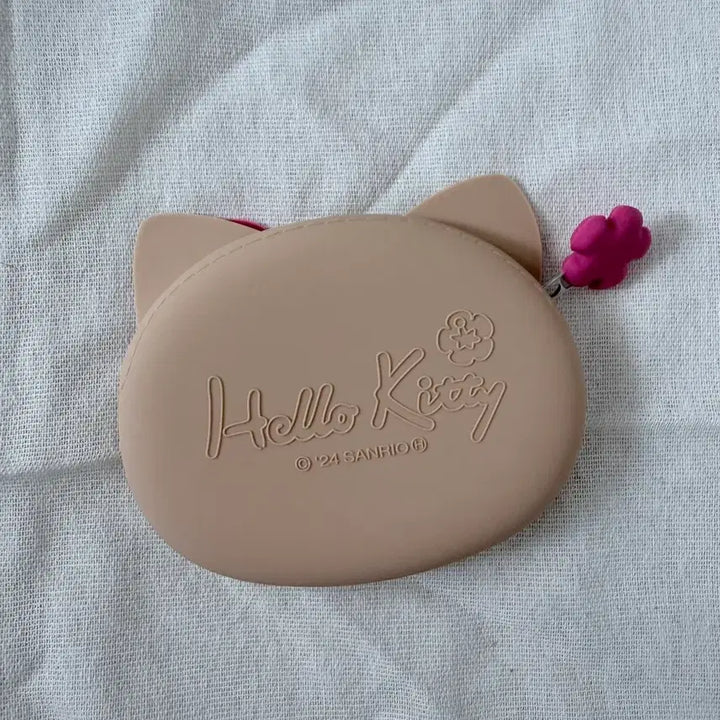 [BUNJANG] Sanrio Tanning Kitty Pouch / 산리오 태닝키티 파우치