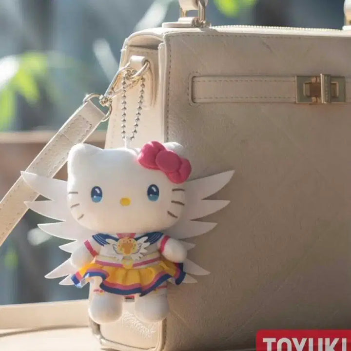 [BUNJANG] Sailor Moon x Hello Kitty Plush Keychain with Wings / 세일러문 헬로키티 인형 키링 산리오 날개