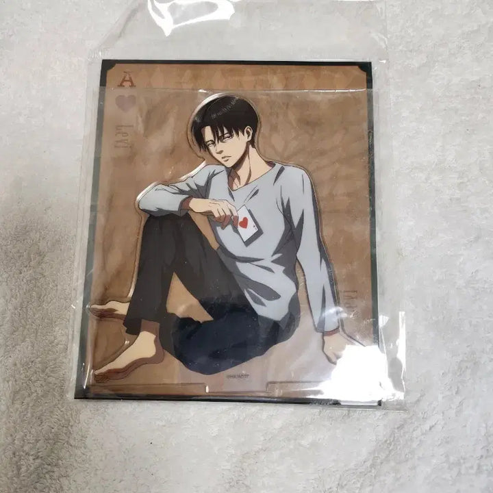 [BUNJANG] Attack on Titan Levi Acrylic Stand &amp; FromPreca Card / 진격의 거인 진격거 리바이 프럼트카드 아크릴 스탠드 리바이 아크릴
