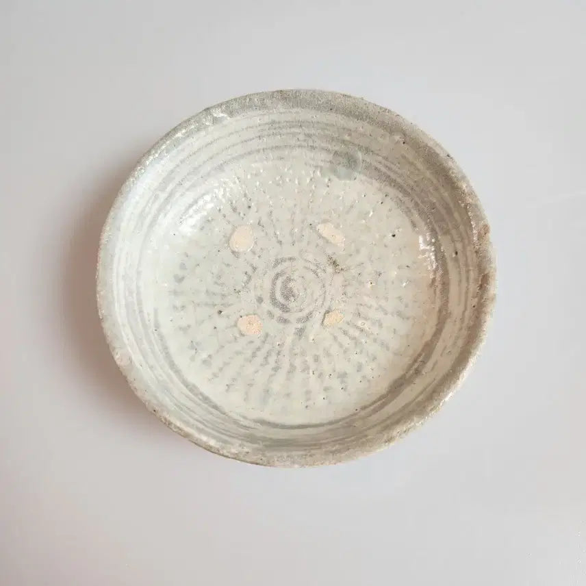 [BUNJANG] Korean Antique Joseon Dynasty Buncheong Ware Spiral Motif Brush-Stroke Decorated Tea Bowl / 골동품 조선전기 분청사기 나선문 귀얄잔