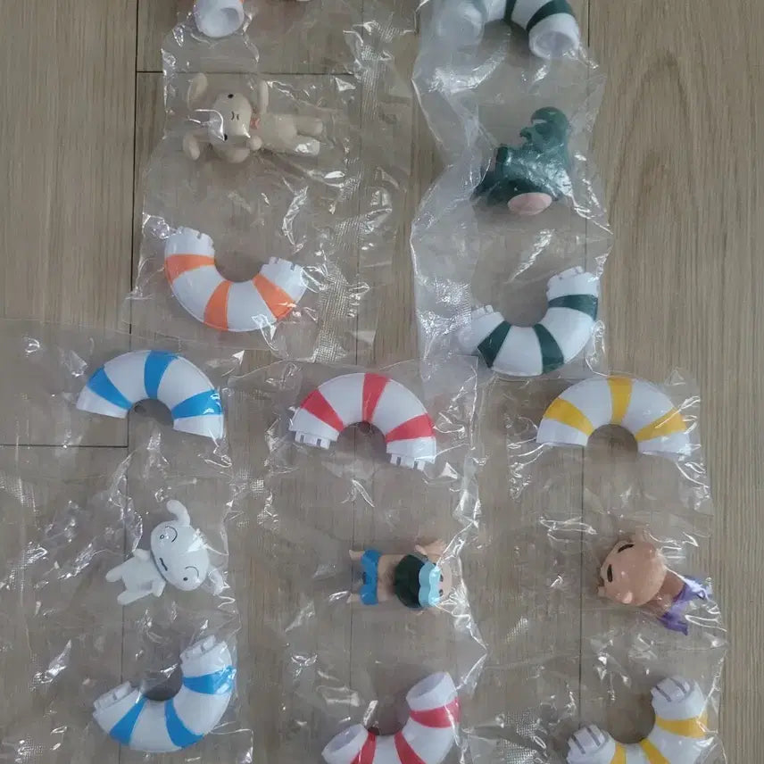 [BUNJANG] Crayon Shin-chan Water Play Tube Gachapon Full Set (Sealed) / 짱구는 못말려 크레용 신짱 물놀이 튜브 가챠 피규어 미개봉 풀세트