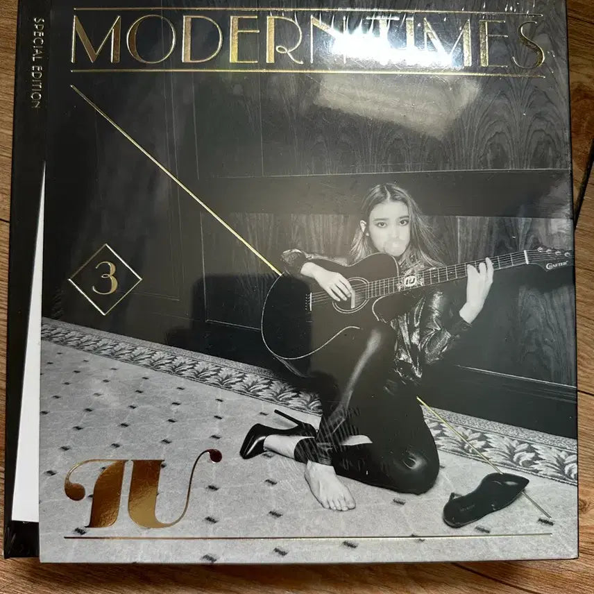[BUNJANG] IU Modern Times Special Edition Album / 아이유 모던타임즈 스페셜 에디션 앨범