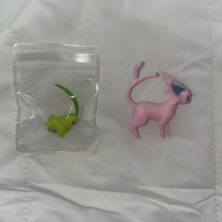 [BUNJANG] Pokemon Chikorita Eevee Scale World Johto Region Figure / 포켓몬/ 치코리타 에브이 스케일 월드 성도지방 피규어