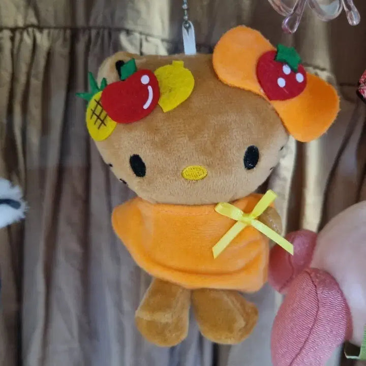 [BUNJANG] Tanning Hello Kitty Keychain / 태닝 헬로키티 키링