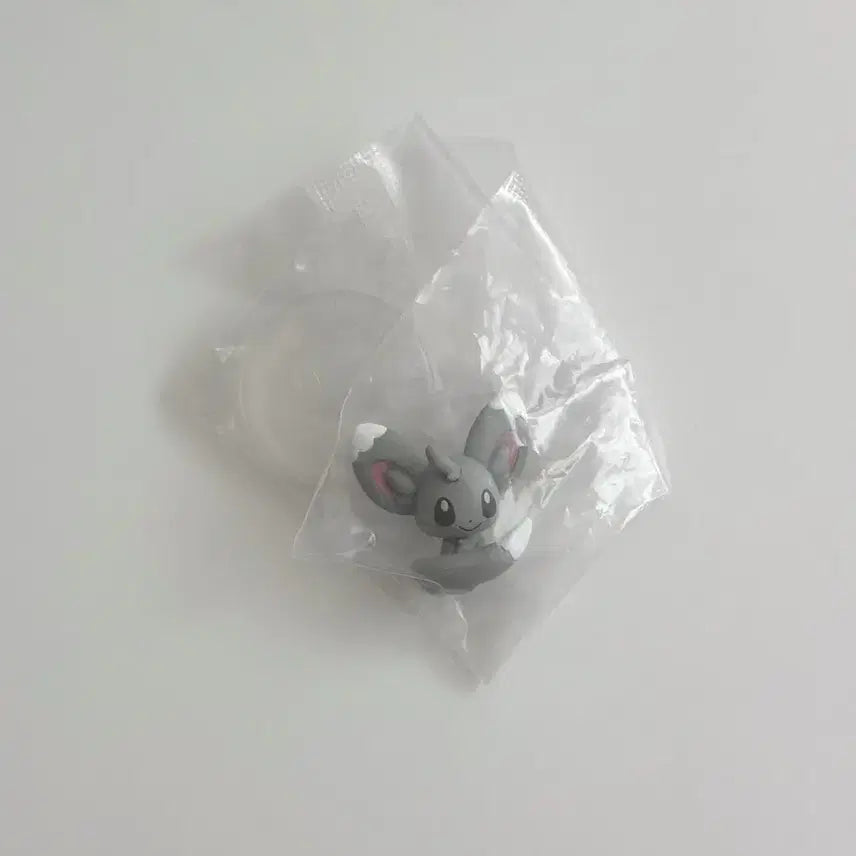 [BUNJANG] Pokemon Gacha "Look at My Tail" Chirami Figure / 포켓몬 가챠 내 꼬리를 봐줘 치라미 팝니다 !