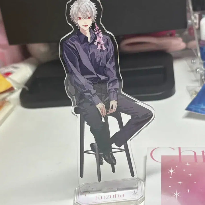 [BUNJANG] Rinaria Kuzha Acrylic Stand &amp; Can Badge Set / 리나리아 쿠즈하 아크릴,캔뱃지 세트 판매