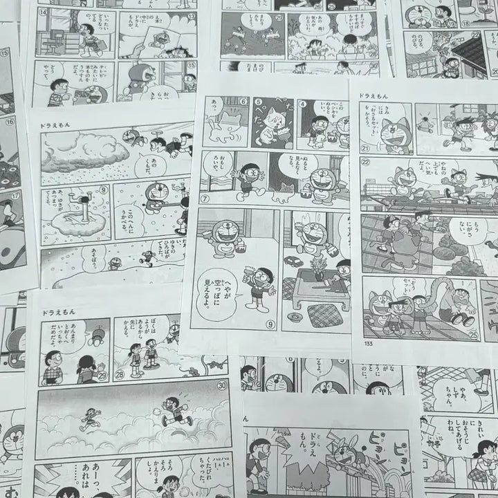[BUNJANG] Doraemon Manga Paper Decor / |2장| 도라에몽 만화책 지류 일본어원서 종이벽 방꾸미기