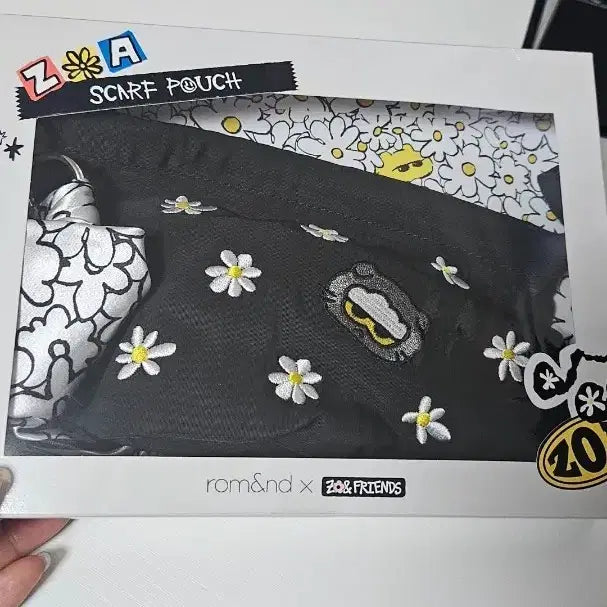 [BUNJANG] Rom&amp;nd x Zoa Friends Scarf Pouch Set / 미개봉새상품/롬앤 조앤프렌즈 스카프 파우치