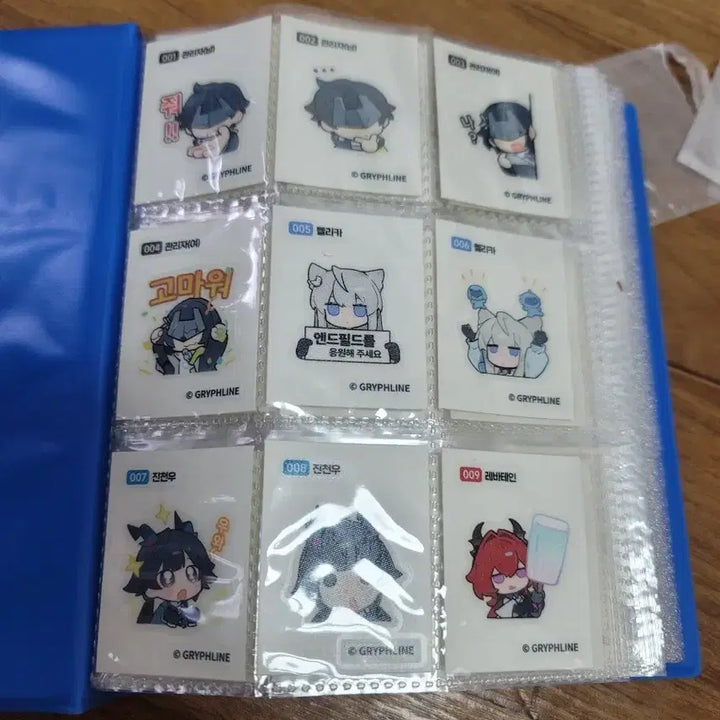 [BUNJANG] GS25 x Endfield Photocard, Sticker, Mood Lamp, Clear File Bundle Set / GS25x엔드필드 포카 띠부씰 무드등 클리어파일일괄팝니다